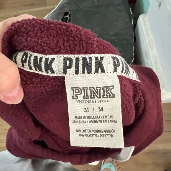 Victoria Secret Pink - Picture 3 of 3